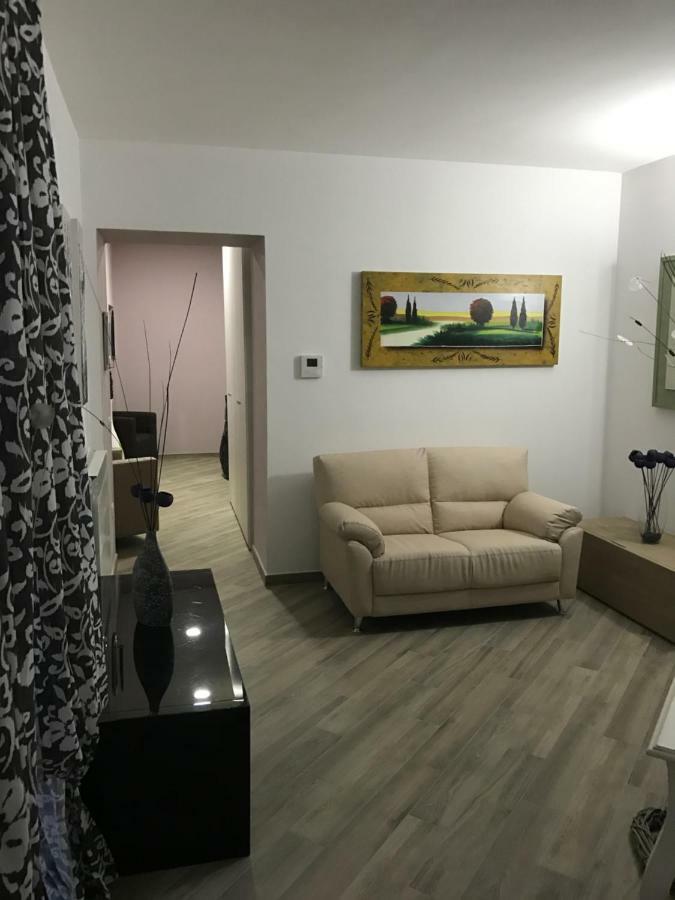 Residenza Murat กาแซร์ตา ภายนอก รูปภาพ