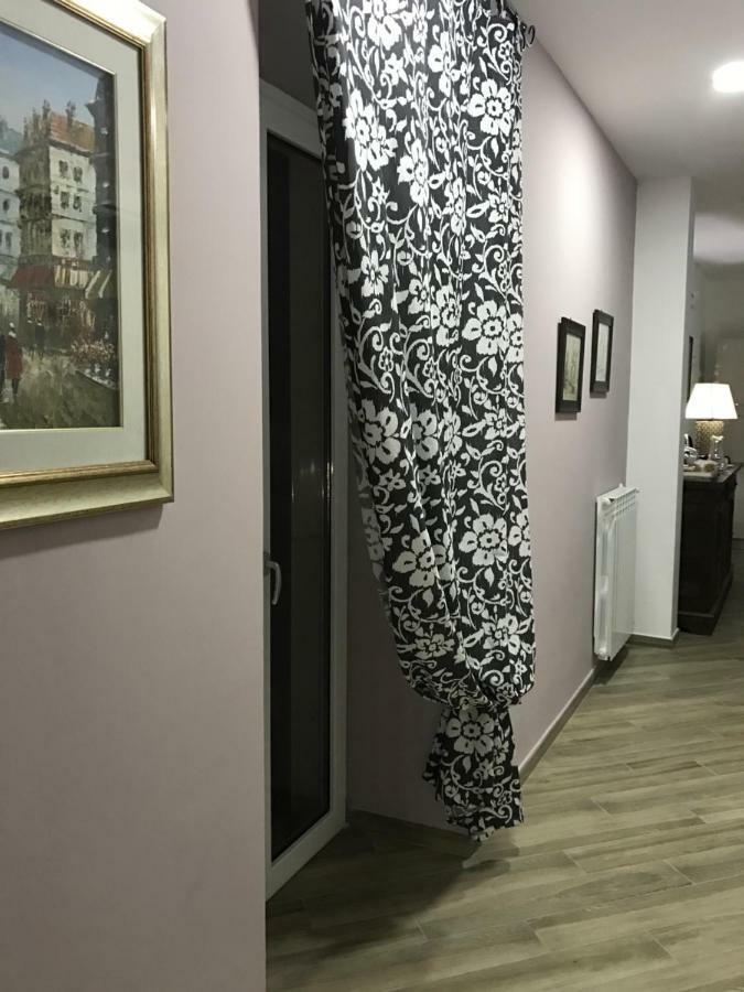 Residenza Murat กาแซร์ตา ภายนอก รูปภาพ