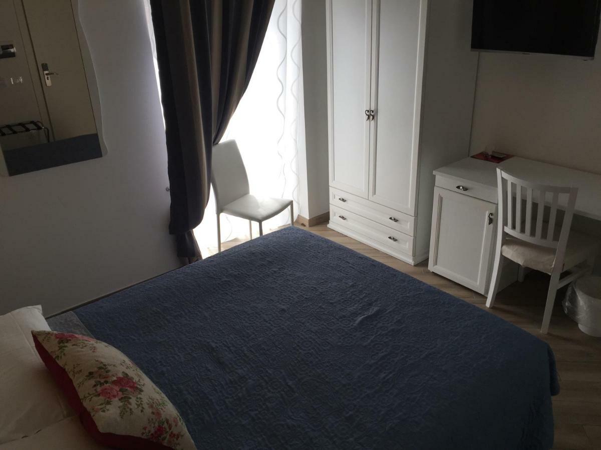 Residenza Murat กาแซร์ตา ภายนอก รูปภาพ