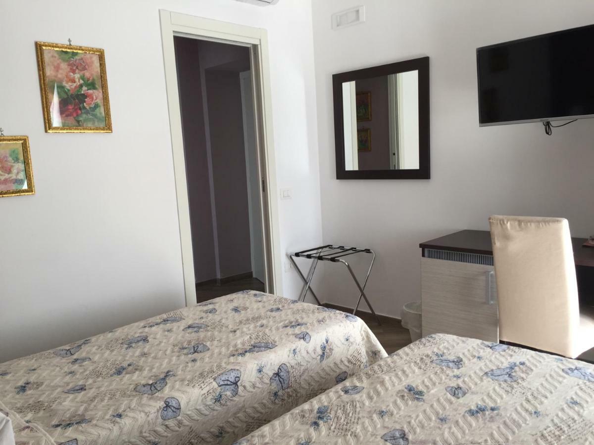 Residenza Murat กาแซร์ตา ภายนอก รูปภาพ