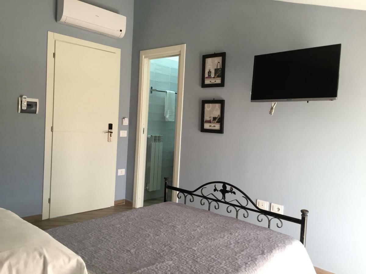 Residenza Murat กาแซร์ตา ภายนอก รูปภาพ